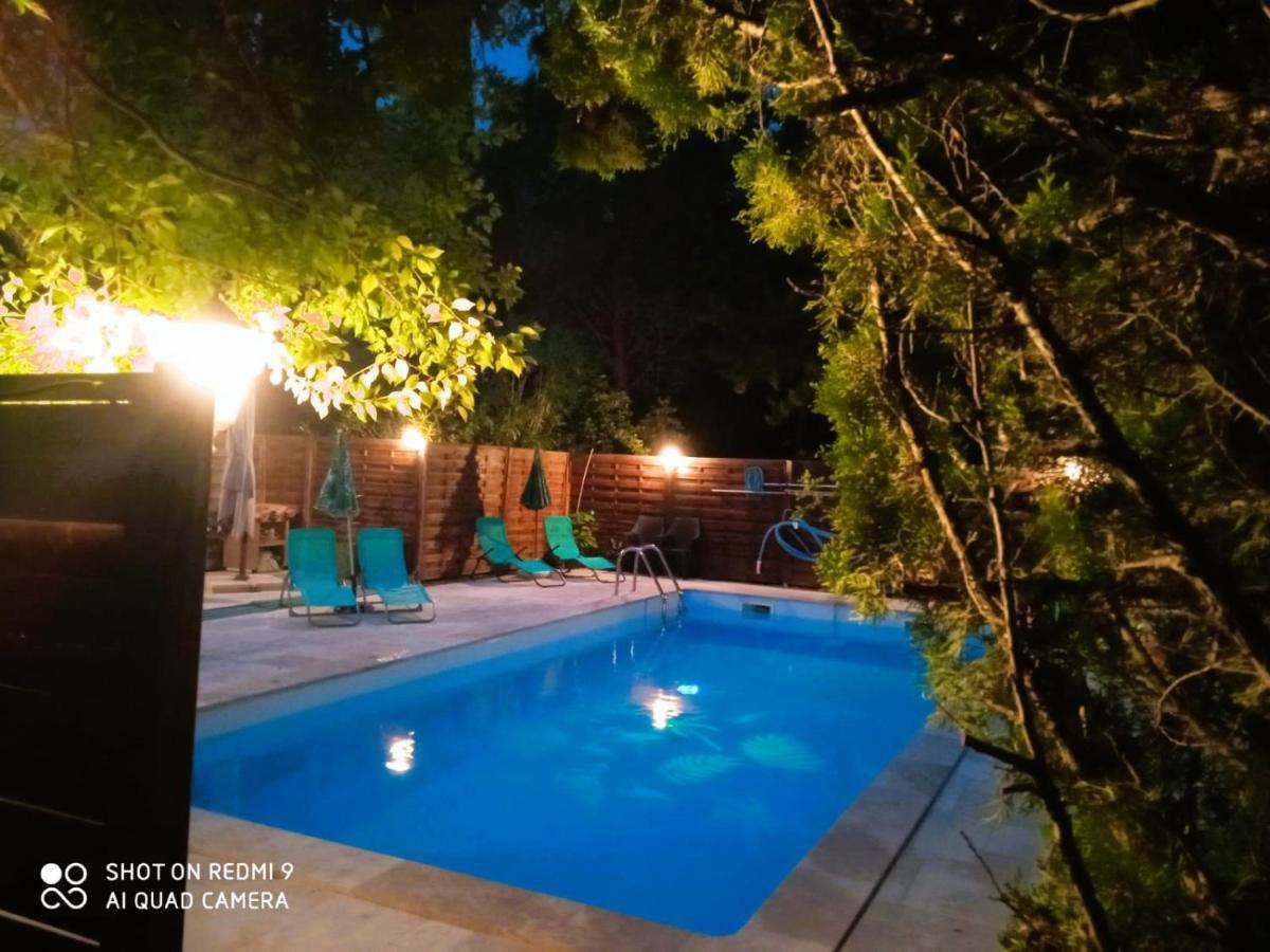 Chambre Independante Piscine, Parc, Cuisine... Brézilhac Exteriér fotografie